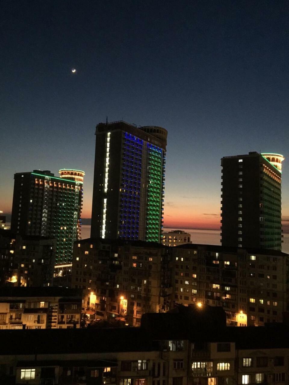 巴统Pirosmani 18D, 12 Floor公寓 外观 照片
